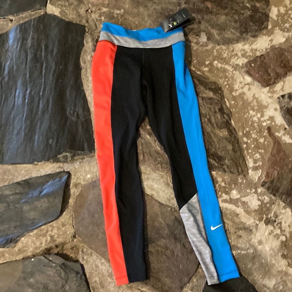 Nike color block leggings NWT